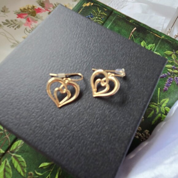 10K earrings - Picture 1 of 2